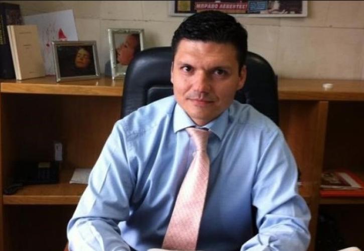 Πέθανε ο γνωστός επικοινωνιολόγος Βασίλης Τοκάκης