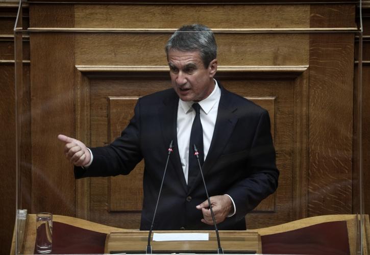 Ο Λοβέρδος διαφοροποιείται από τη γραμμή του ΚΙΝΑΛ, υπερψηφίζει τον νέο ποινικό κώδικα