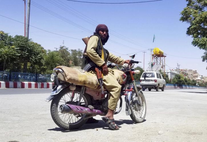 Αφγανιστάν: Θα αναγεννηθεί η Αλ-Κάιντα; - Τι φοβάται ο Βρετανός υπουργός Άμυνας