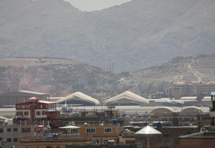 Νέα έκρηξη στην Καμπούλ - Φόρος τιμής από τον Μπάιντεν στους νεκρούς της Πέμπτης