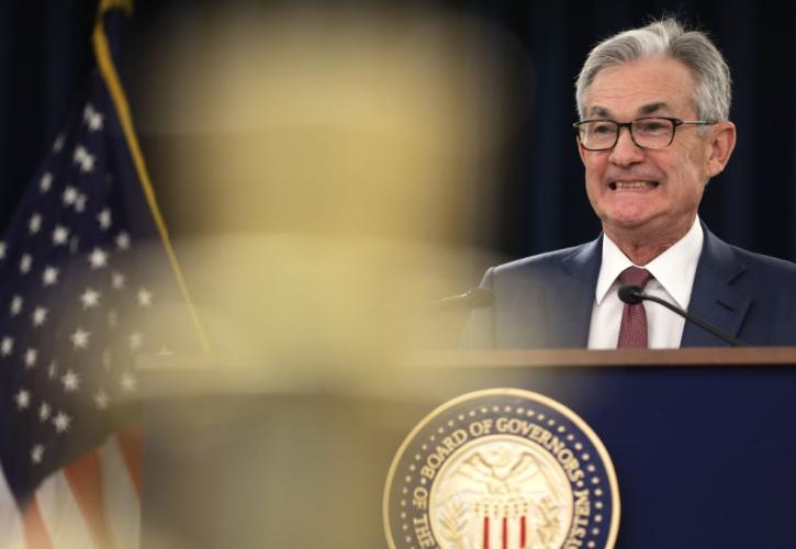 Fed: Προειδοποιήσεις του Πάουελ για κάμψη του αμερικανικού ΑΕΠ - «Κλειστά χαρτιά» για τα επιτόκια