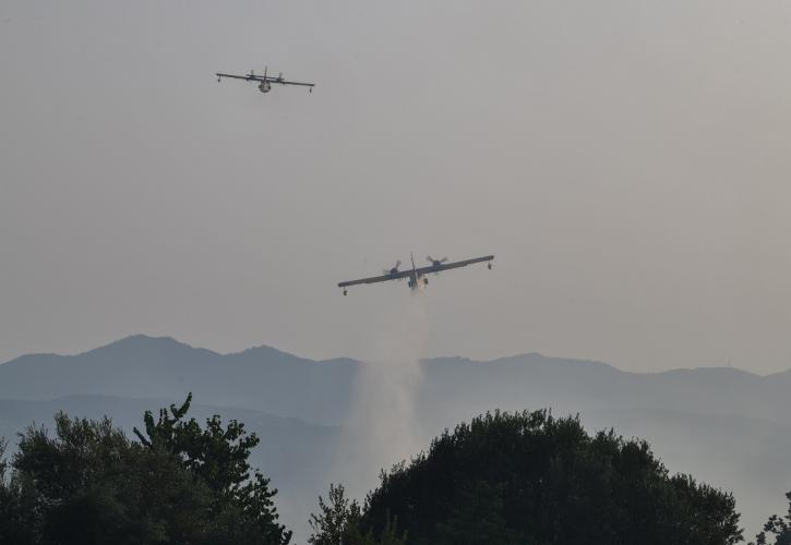 Σε εξέλιξη πυρκαγιά σε χαμηλή βλάστηση στην Τζια