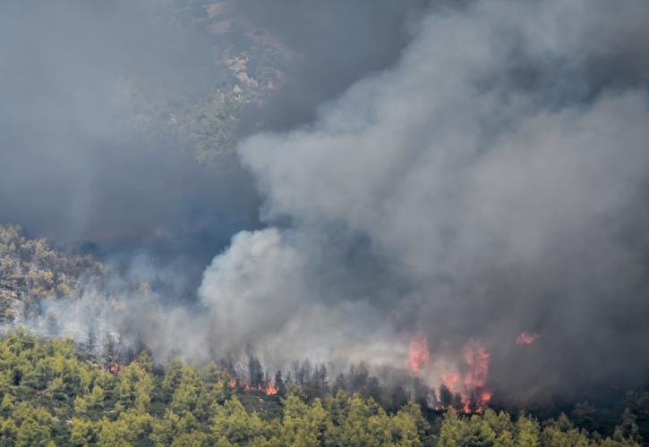 Ανεξέλεγκτη η πυρκαγιά στο Ρέθυμνο - Εντολή εκκένωσης έξι χωριών στο δήμο Αγίου Βασιλείου