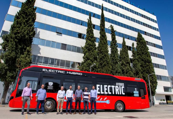 Ο Όμιλος Σαρακάκη παρέδωσε το πρώτο υβριδικό λεωφορείο στην Ελλάδα