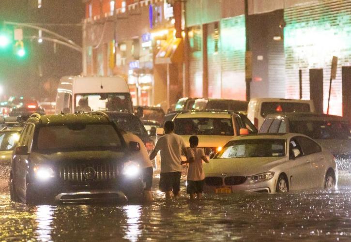 Τουλάχιστον 13 οι νεκροί στη Νέα Υόρκη και το Νιού Τζέρσεϊ από τις σφοδρές βροχοπτώσεις