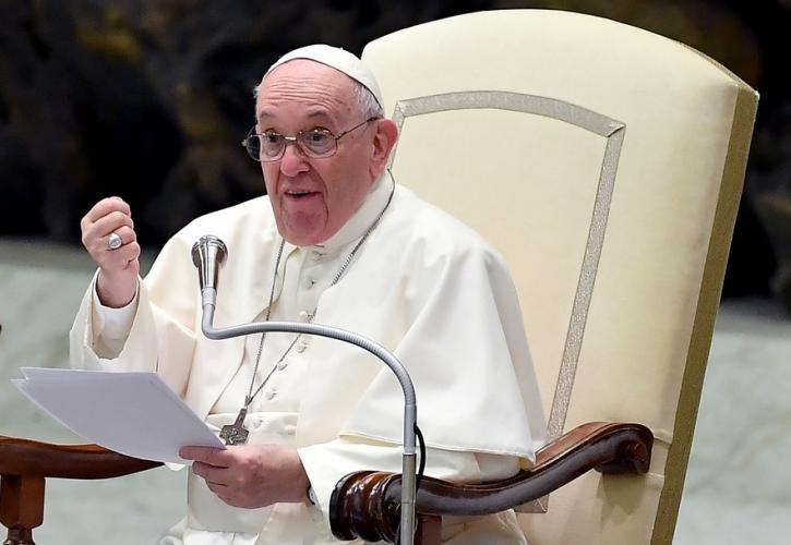 Πάπας Φραγκίσκος: Με την παραφροσύνη του πολέμου, ο Χριστός σταυρώνεται και πάλι