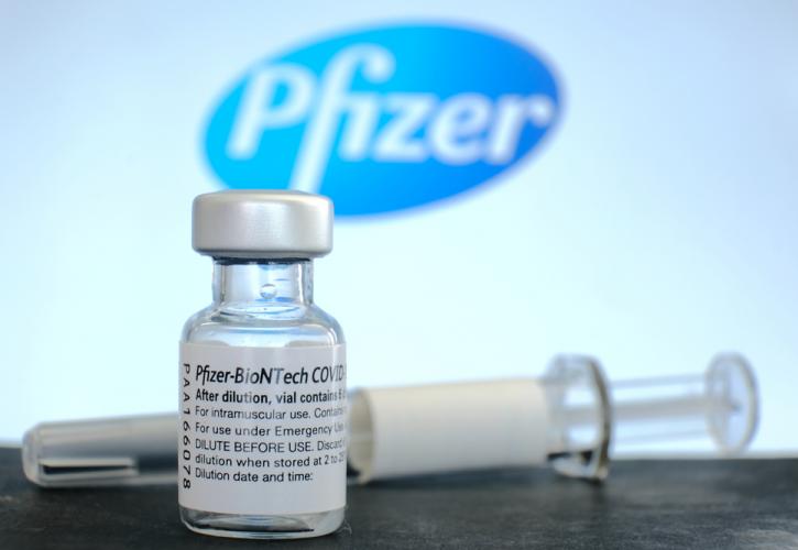 Οι δύο δόσεις εμβολίου Pfizer μπορεί να προστατεύουν λιγότερο από την Όμικρον