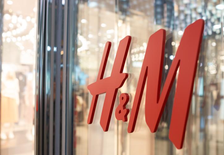 H&M: Στα προ-πανδημίας επίπεδα τα κέρδη προ φόρων το τρίμηνο Ιουνίου-Αυγούστου