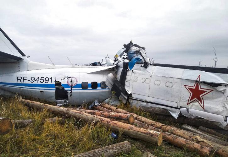 Ρωσία: 16 νεκροί και 7 τραυματίες από συντριβή αεροπλάνου