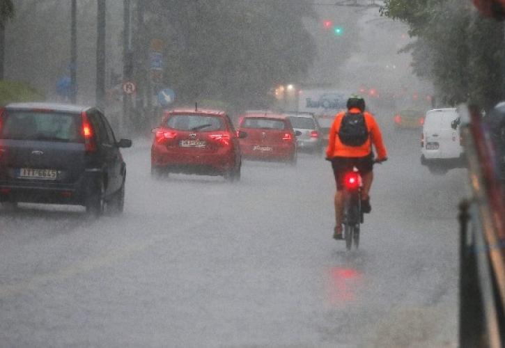 Meteo: Νεφώσεις και τοπικές βροχές αναμένονται σχεδόν σε όλη τη χώρα τη Δευτέρα