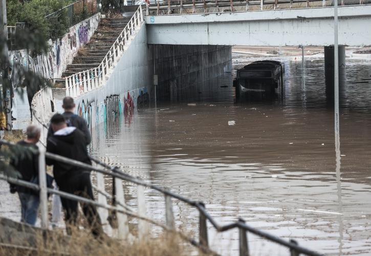 Κακοκαιρία Μπάλλος: Μεγάλα προβλήματα σε ολόκληρη τη χώρα - Πού θα είναι κλειστά τα σχολεία