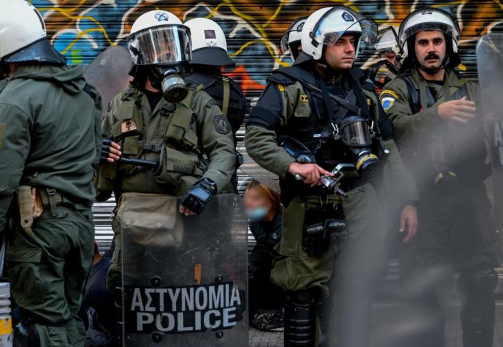Αποκλιμάκωση των εντάσεων με τους φοιτητές στο κέντρο της Αθήνας - Αποκαταστάθηκε η κυκλοφορία
