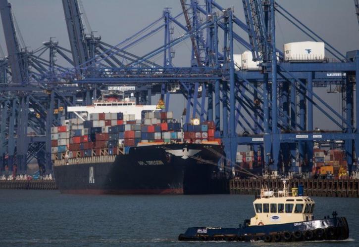 «Μποτιλιάρισμα» και πολυήμερες καθυστερήσεις στο μεγαλύτερο εμπορικό λιμάνι της Βρετανίας