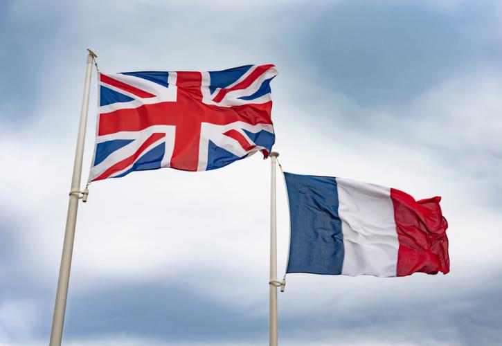 Αυστηρότεροι περιορισμοί στα σύνορα Γαλλίας - Βρετανίας λόγω της Όμικρον