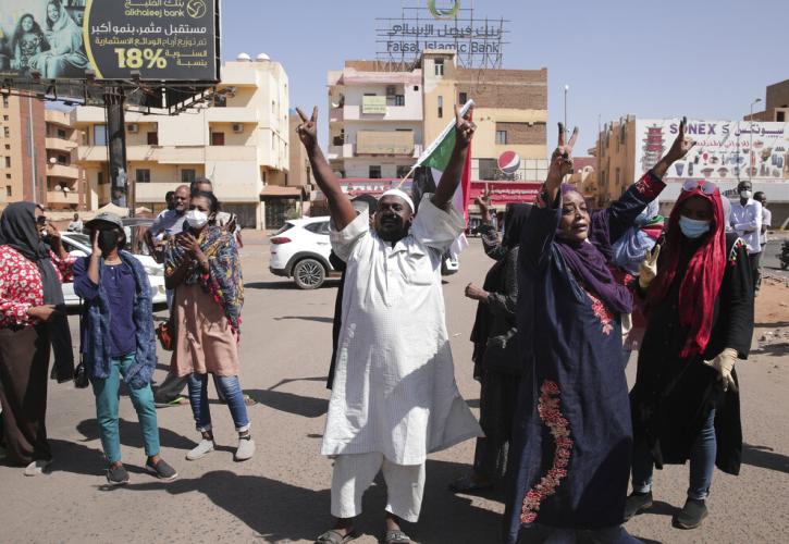 Σουδάν: Ο Χάμντοκ αναλαμβάνει ξανά την πρωθυπουργία, μετά το πραξικόπημα του Οκτωβρίου