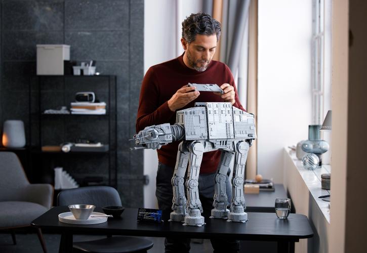 Το νέο σετ AT-AT Star Wars της Lego είναι τόσο μεγάλο όσο ένας σκύλος
