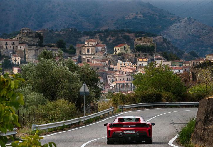 Πάνω από τις προσδοκίες τα κέρδη της Ferrari - «Τσιμπάει» τις τιμές σε ορισμένα μοντέλα από το 2023