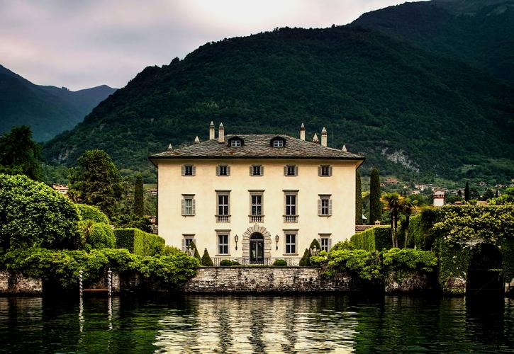Μια νύχτα μόνο: Στο Airbnb η βίλα του «House of Gucci» για έναν μόνο επισκέπτη