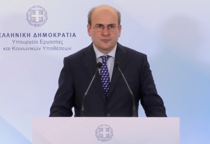 Χατζηδάκης: Οι 3 άξονες της παρέμβασης με το ν/σ «Δουλειές Ξανά»