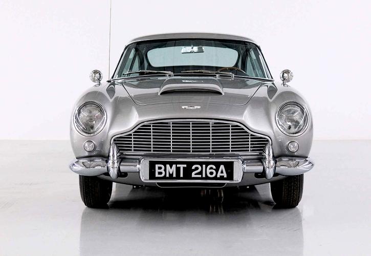 Ποιος θέλει μια Aston Martin DB5 του Τζέιμς Μποντ με όλα τα gadget;