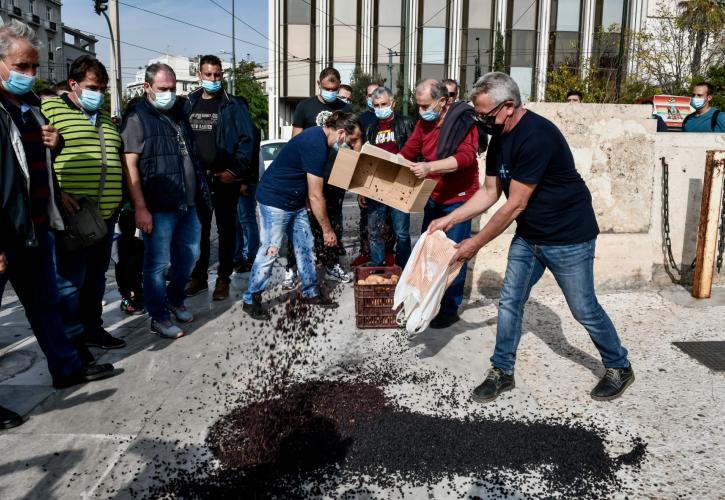 Συλλαλητήριο πληγέντων από όλη την Ελλάδα: Διεκδικούμε να μείνουμε στον τόπο μας