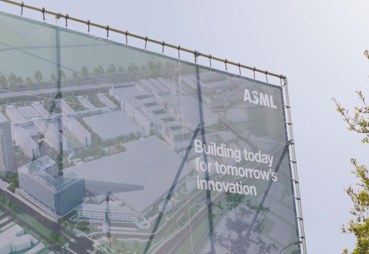 ASML: 30% αύξηση στα έσοδα το 2023, «flat» πωλήσεις για το 2024