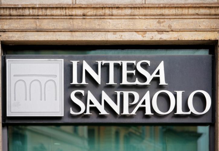 Intesa Sanpaolo: Κόβει επιπλέον 2.000 θέσεις εργασίας έως το 2025