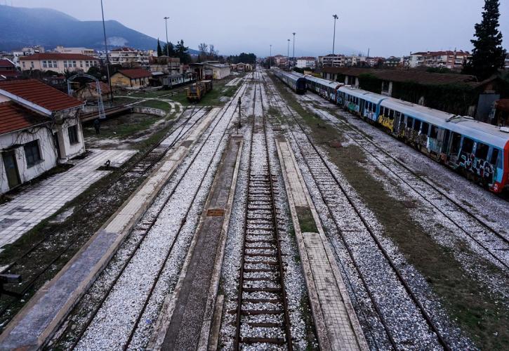 Ποιες είναι οι μεγάλες «παθογένειες» του σιδηρόδρομου – Από τις δημόσιες δυσλειτουργίες έως τις επιχειρηματικές κόντρες