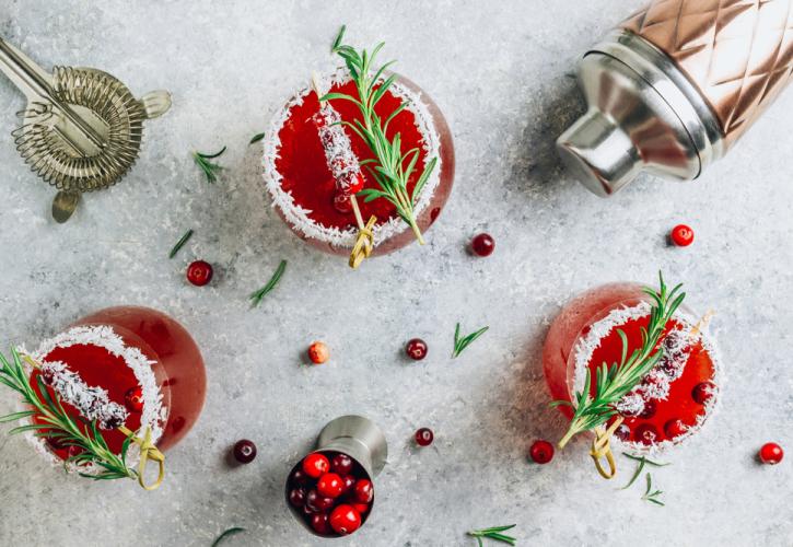 Πρωτοχρονιάτικος οδηγός για «σπιτικά» Covid-Free cocktails