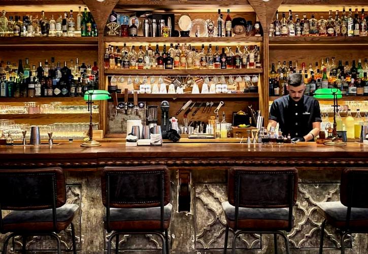 Τρία ελληνικά μπαρ στη λίστα με τα 100 καλύτερα του κόσμου