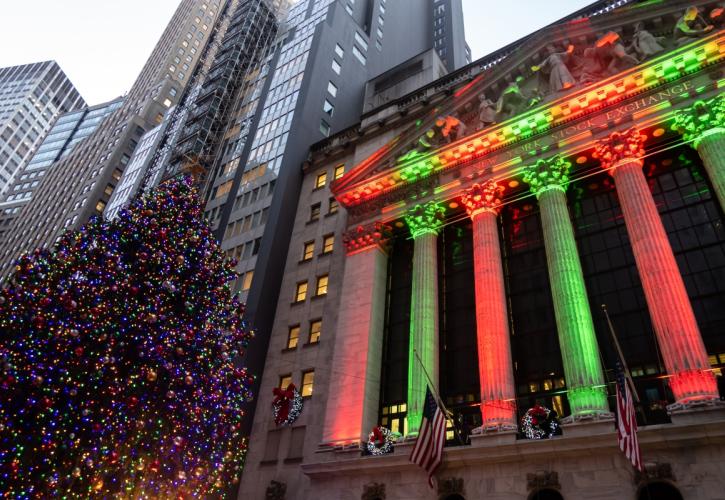 Wall Street: Οριακές διακυμάνσεις πριν την έλευση του 2022