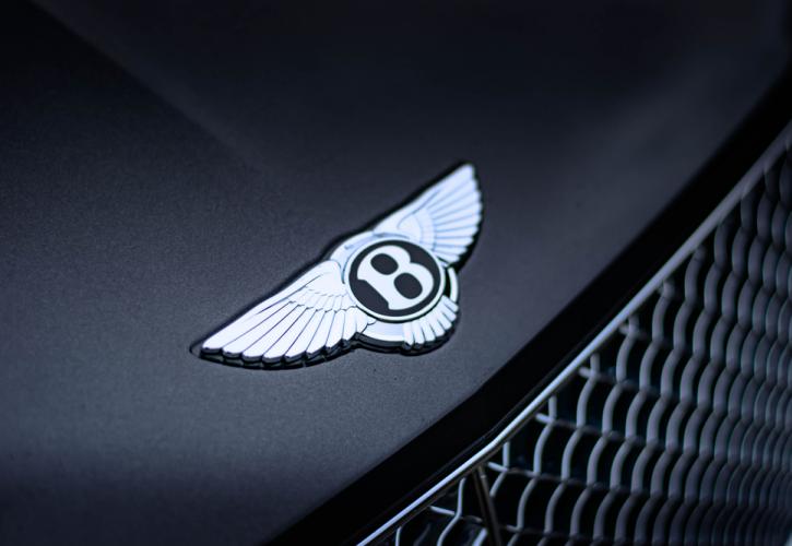 Bentley: Έκλεισε το 2021 με παραδόσεις 14.659 αυτοκινήτων