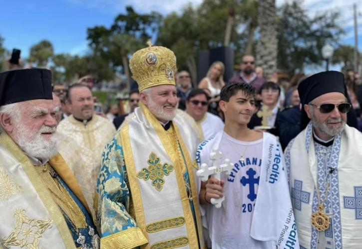 Ελπιδοφόρος: Ο σταυρός, η γέφυρα που μας δίνει τη δυνατότητα να πορευτούμε στους δρόμους της θυσιαστικής αγάπης