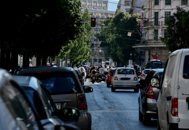 Μειωμένη η κυκλοφορία νέων οχημάτων στους ελληνικούς δρόμους τον Απρίλιο