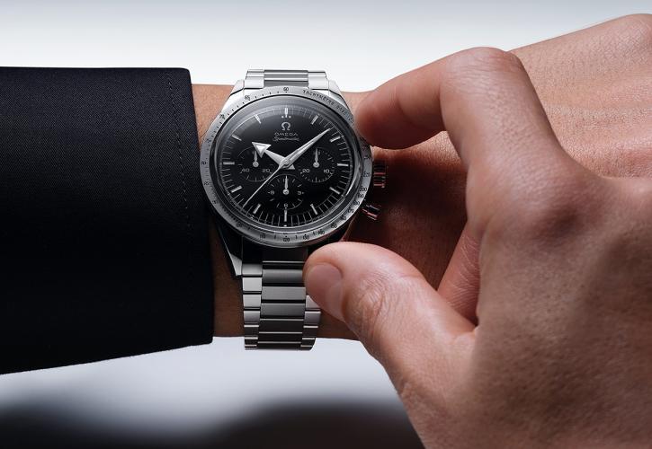 Η Omega υποδέχεται το 2022 με ένα ρετρό Speedmaster 86.800 ευρώ