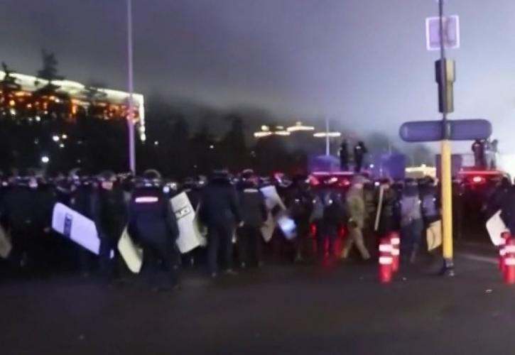 Καζακστάν: Διαδηλωτές κατέλαβαν το αεροδρόμιο του Αλμάτι
