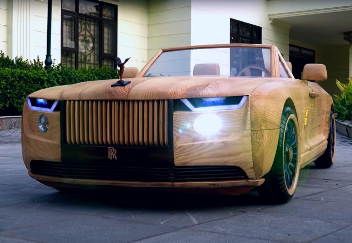 Μπαμπάς φτιάχνει μια μίνι Rolls Royce Boat Tail για το γιο του και το internet χειροκροτά