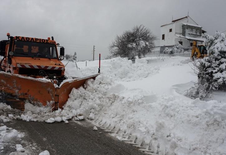 Κακοκαιρία «Barbara»: Κυκλοφοριακά προβλήματα σε Αχαΐα και Αιτωλοακαρνανία λόγω χιονιού και παγετού