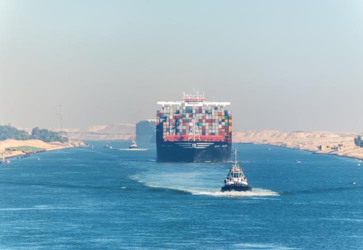 Ερυθρά Θάλασσα: Τα έσοδα της Αιγύπτου από τη Διώρυγα του Σουέζ «μειώθηκαν έως 50%» το 2024