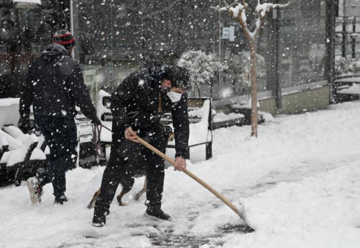 Κακοκαιρία Φίλιππος: Κλειστά σχολεία λόγω χιονιά - Πού χρειάζονται αλυσίδες για τις μετακινήσεις