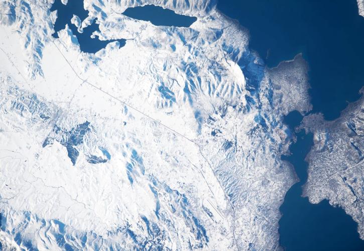ESA: Η διαστημική φωτογραφία της χιονισμένης Ελλάδας «υπενθύμιση» για την κλιματική αλλαγή