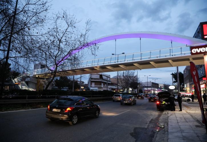 Δόθηκε στην κυκλοφορία η νέα πεζογέφυρα στην Αγία Παρασκευή, επί της Λ. Μεσογείων