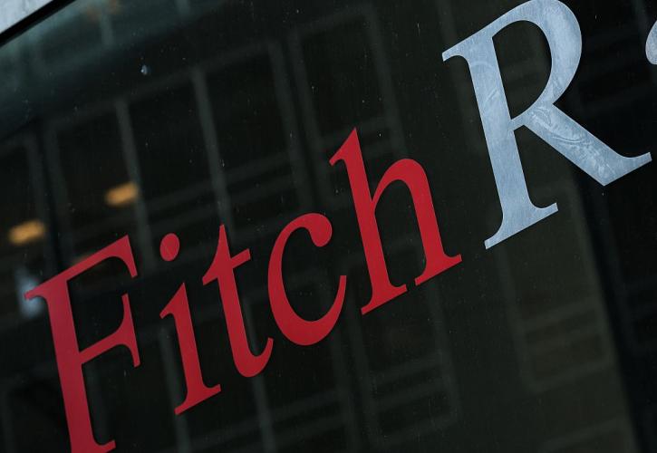 Η Fitch υποβάθμισε σε αρνητικό το outlook της Κίνας