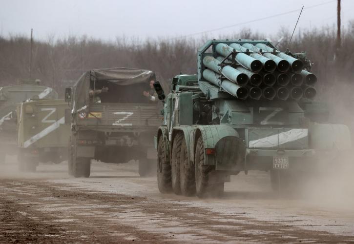 Εισβολή της Ρωσίας στην Ουκρανία: Πλησιάζουν το Κίεβο οι ρωσικές δυνάμεις - Πλήρους κλίμακας επίθεση με χερσαία κι εναέρια μέσα