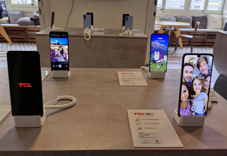Ούτε ένα, ούτε δύο αλλά... πέντε νέα smartphones από την TCL στο Mobile World Congress (pics)
