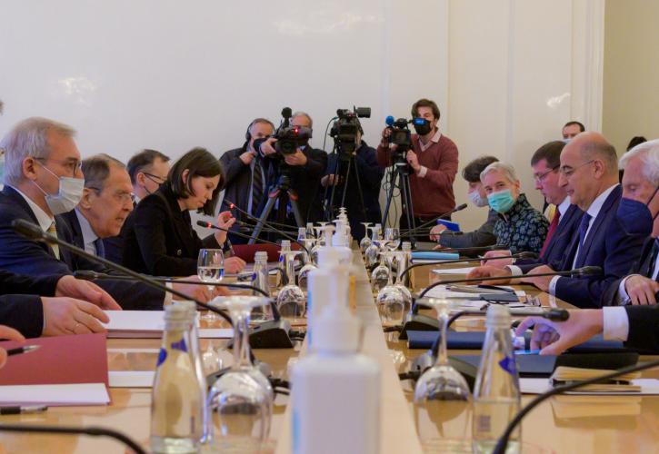 Ολοκληρώθηκε η συνάντηση Δένδια-Λαβρόφ - «Παραγωγική» και «μεγάλης σημασίας» συνάντηση