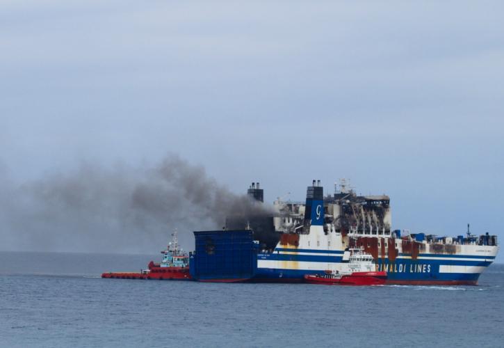 Συνεχίζεται η επιχείρηση εντοπισμού των 10 αγνοουμένων του Euroferry Olympia