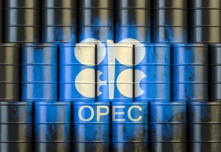 ΟΠΕΚ: Σε υψηλό 2 ετών η παραγωγή πετρελαίου για τον Ιούλιο - «Ψαλίδι» στις εκτιμήσεις για το πλεόνασμα του 2022