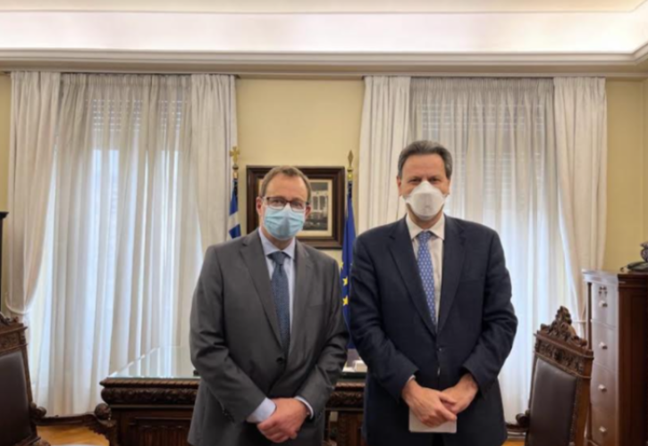 Σκυλακάκης: Με επενδύσεις άνω του 1 δισ. ευρώ ξεκινά η συνεργασία ΥΠΟΙΚ - ΕΤΕπ για το Ταμείο Ανάκαμψης