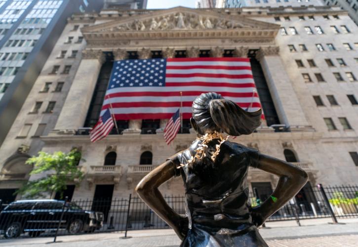 Μάκρο και Arm «εκτόξευσαν» την Wall Street - Κέρδη 330 μονάδων ο Dow Jones